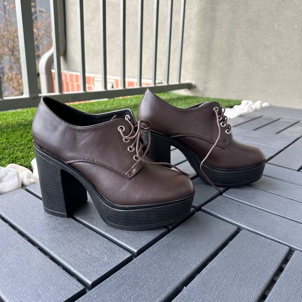 Brown Platform Lace-Up Women's Shoes